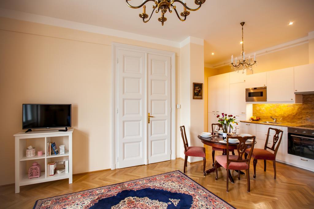 Schieszl Apartments 2 Budapest Bagian luar foto